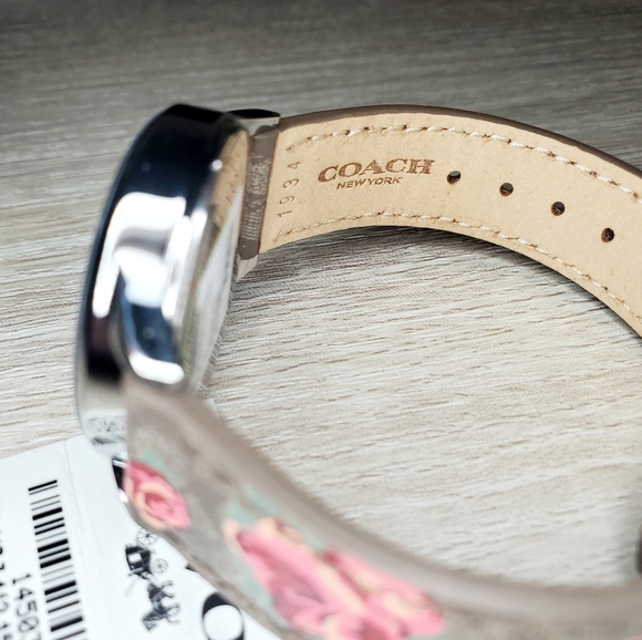 Coach Floral Watch NIB and NWT - Picture 4 of 7